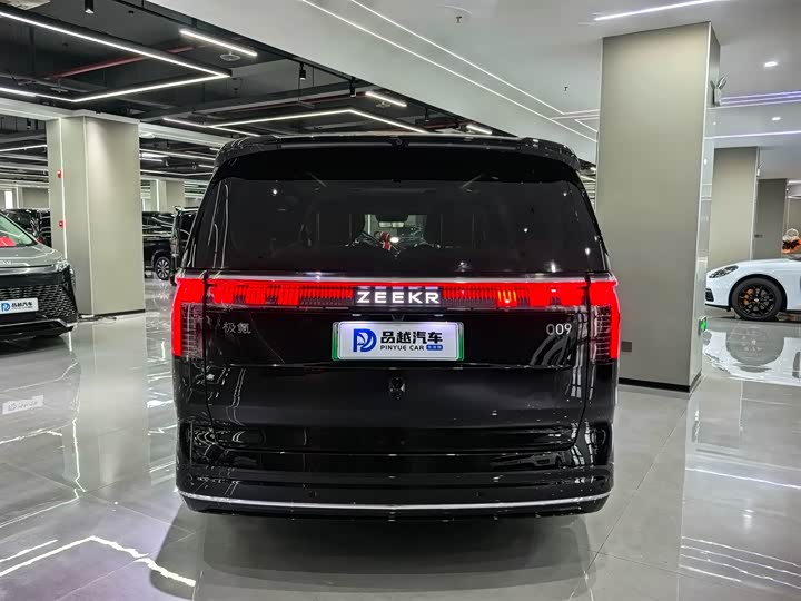 Фото 4 - Zeekr 009