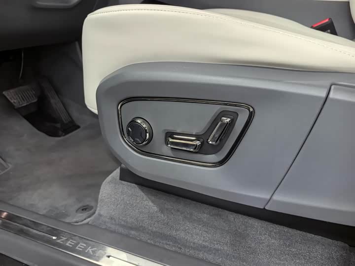 Фото 9 - Zeekr 009