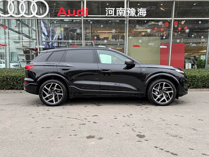 Фото 3 - Audi Q6L e-tron
