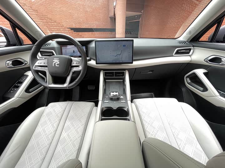 Фото 7 - BYD Yuan Up