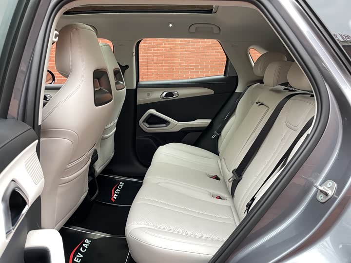 Фото 8 - BYD Yuan Up