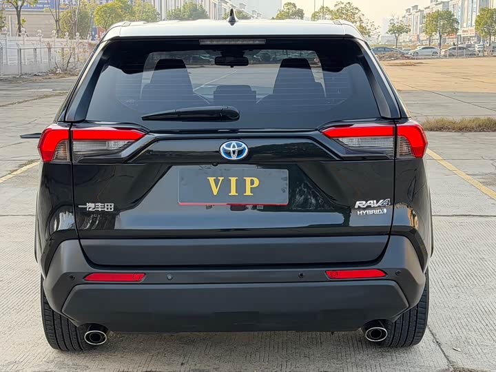 Фото 5 - Toyota RAV4