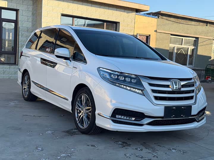 Фото 3 - Honda Elysion