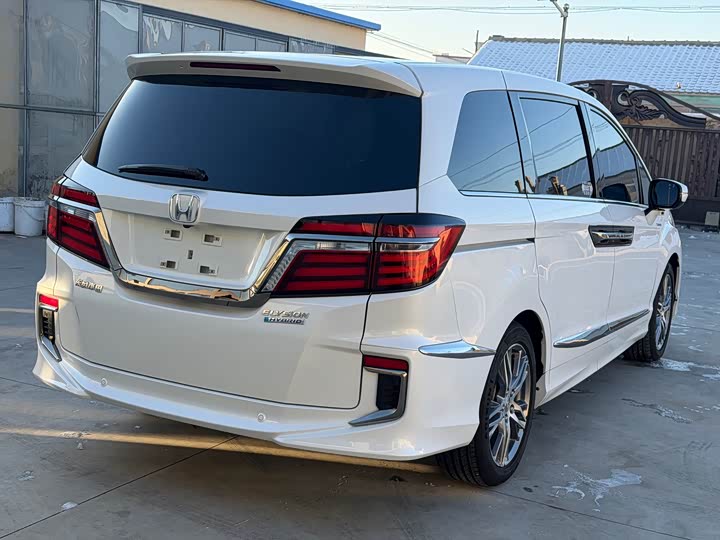 Фото 8 - Honda Elysion