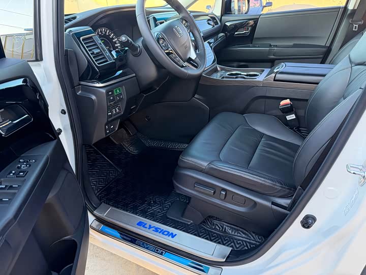 Фото 9 - Honda Elysion