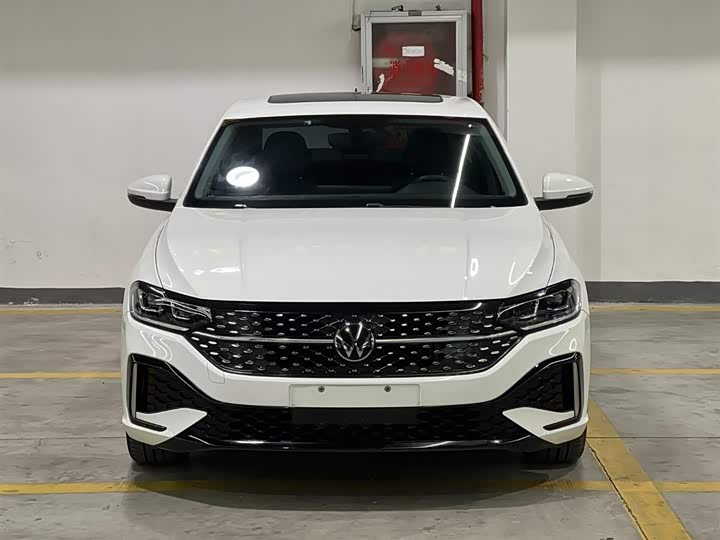 Фото 2 - Volkswagen Lavida