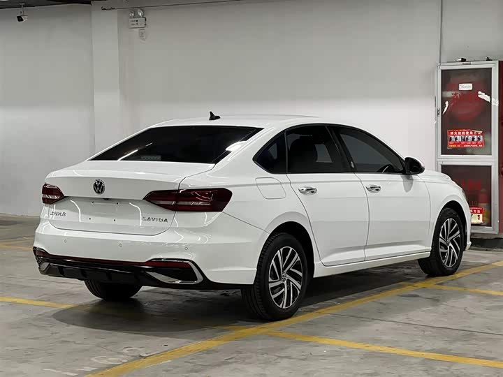 Фото 5 - Volkswagen Lavida