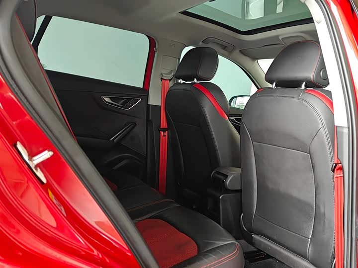 Фото 6 - Audi Q2L