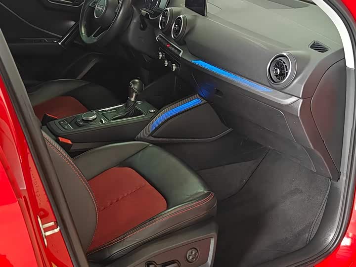 Фото 7 - Audi Q2L