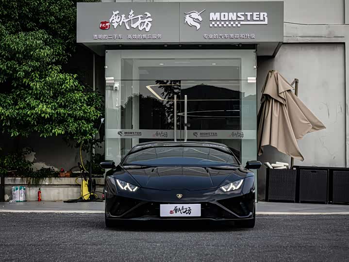 Фото 2 - Lamborghini Huracán