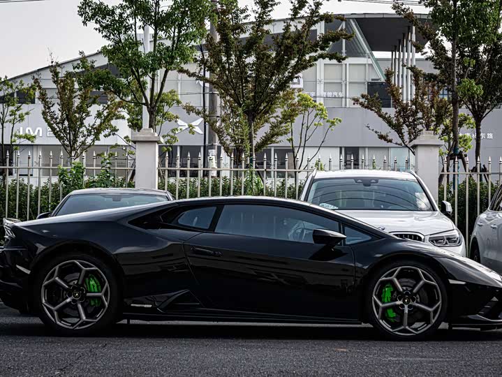 Фото 8 - Lamborghini Huracán