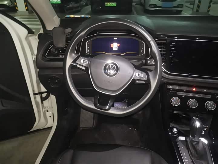 Фото 3 - Volkswagen T-Roc