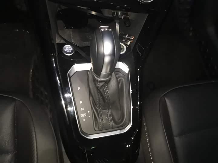 Фото 7 - Volkswagen T-Roc