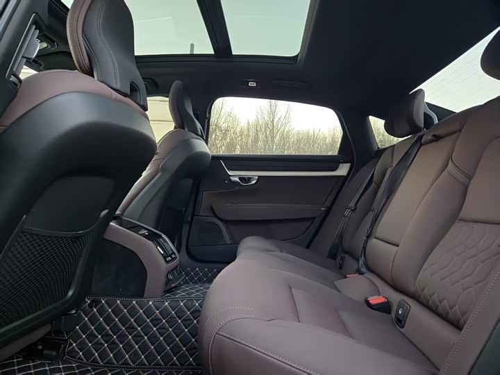 Фото 8 - Volvo S90