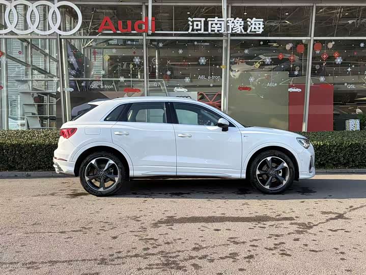Фото 2 - Audi Q3