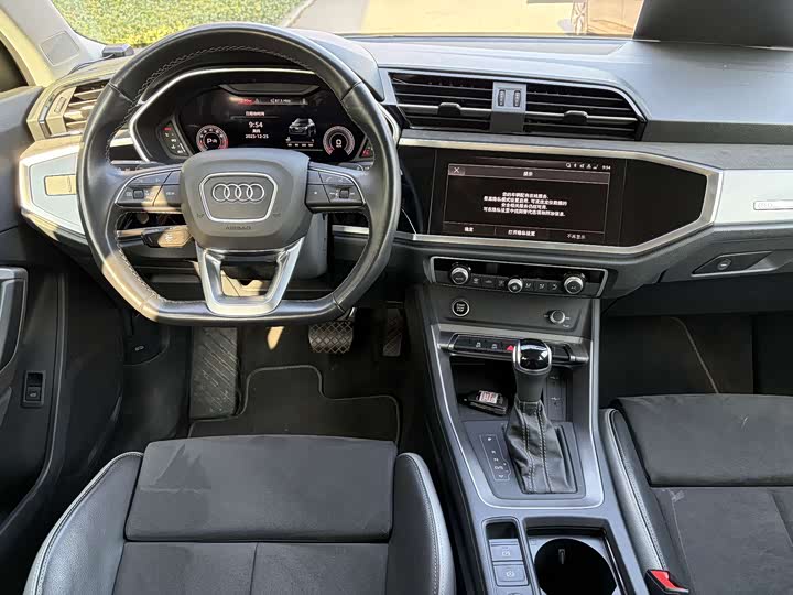 Фото 9 - Audi Q3