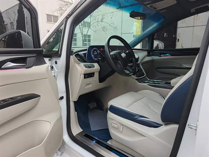 Фото 9 - Buick GL8 ES