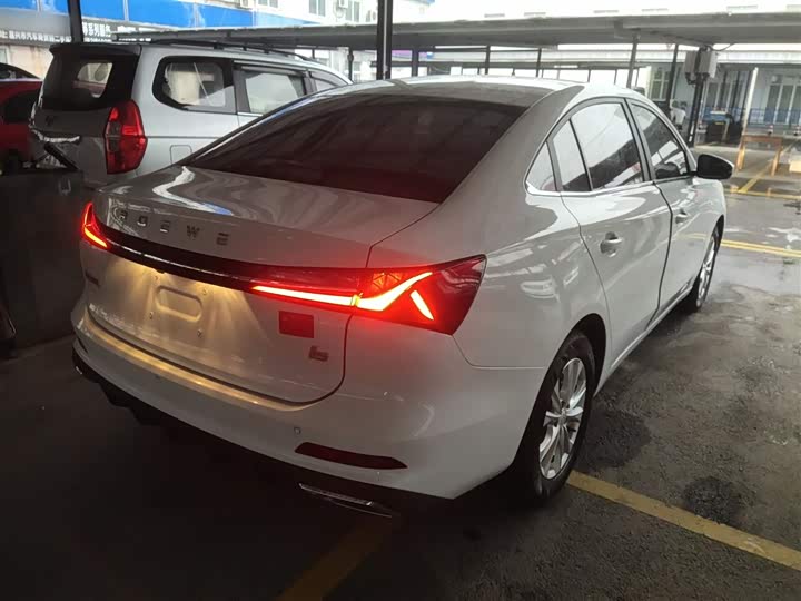 Фото 7 - Roewe i5