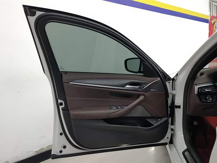 Фото 7 - BMW 5 Series Hybrid