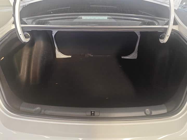 Фото 4 - Volkswagen Lavida