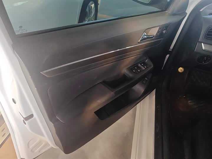 Фото 7 - Volkswagen Lavida