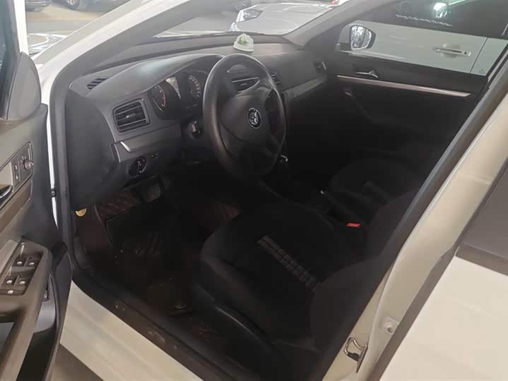 Фото 9 - Volkswagen Lavida