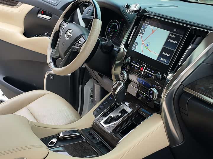 Фото 8 - Toyota Vellfire