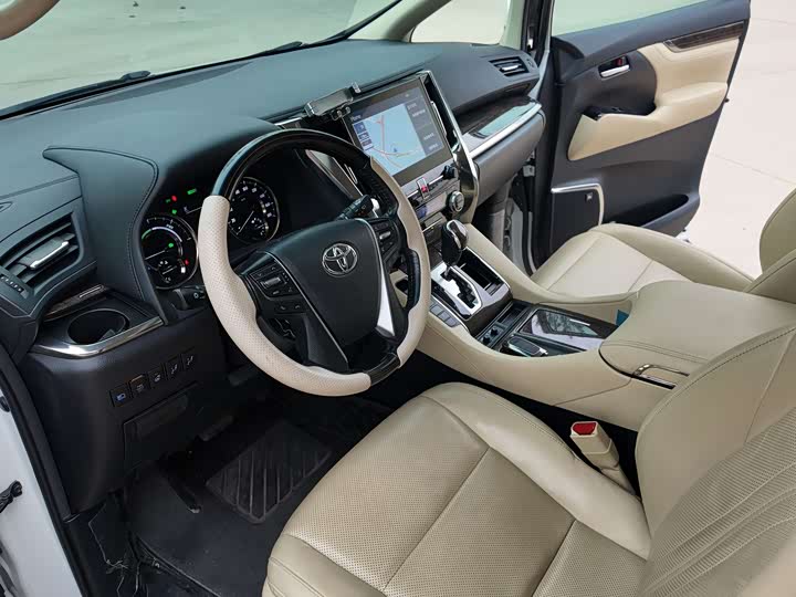 Фото 9 - Toyota Vellfire