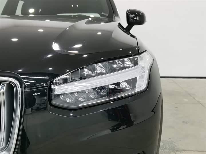 Фото 7 - Volvo XC90