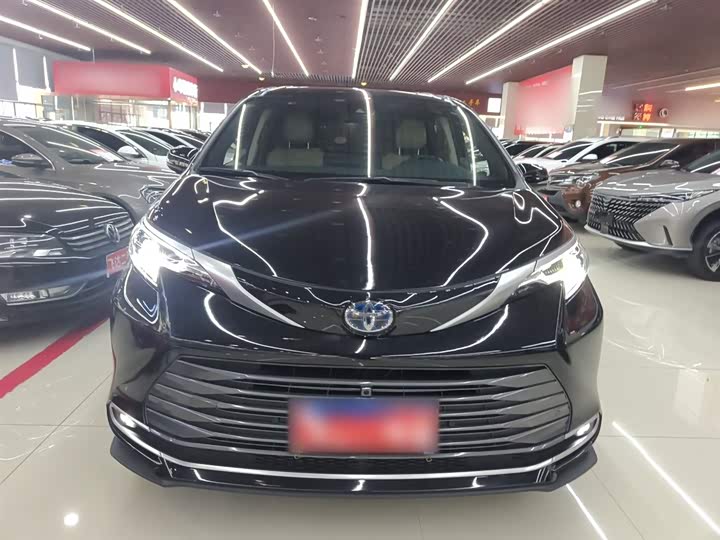 Фото 3 - Toyota Sienna