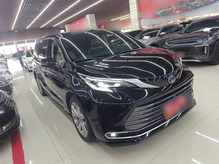 Фото 4 - Toyota Sienna