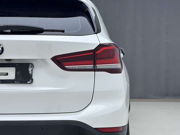 Фото 8 - BMW X1