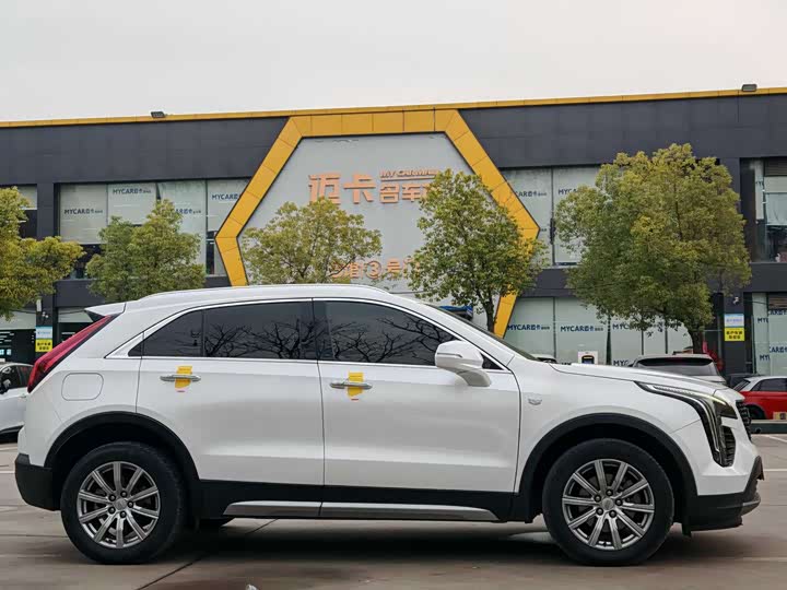 Фото 4 - Cadillac XT4
