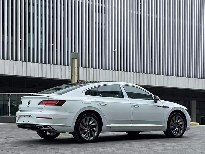 Фото 8 - Volkswagen CC