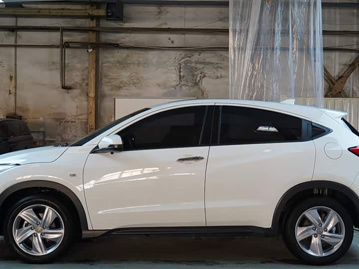 Фото 2 - Honda Vezel