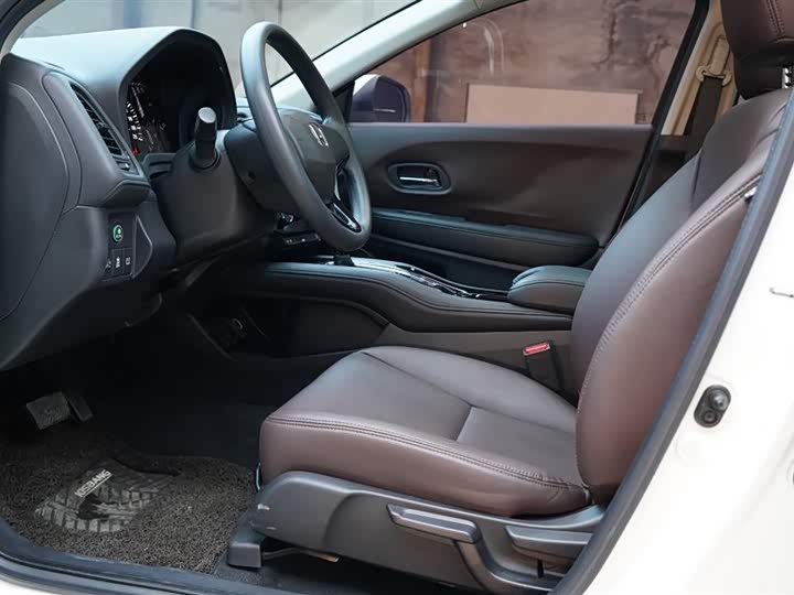 Фото 9 - Honda Vezel