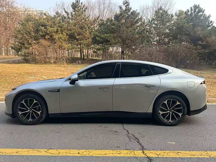 Фото 3 - XPeng P7