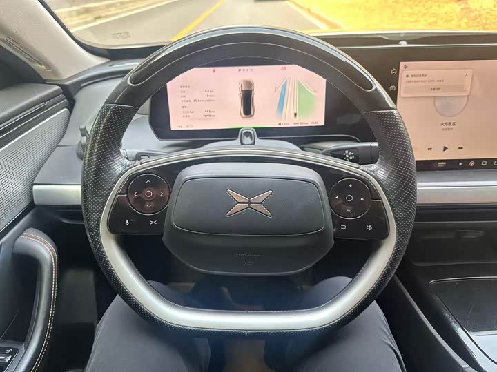 Фото 8 - XPeng P7