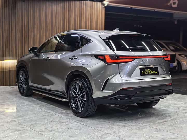 Фото 4 - Lexus NX