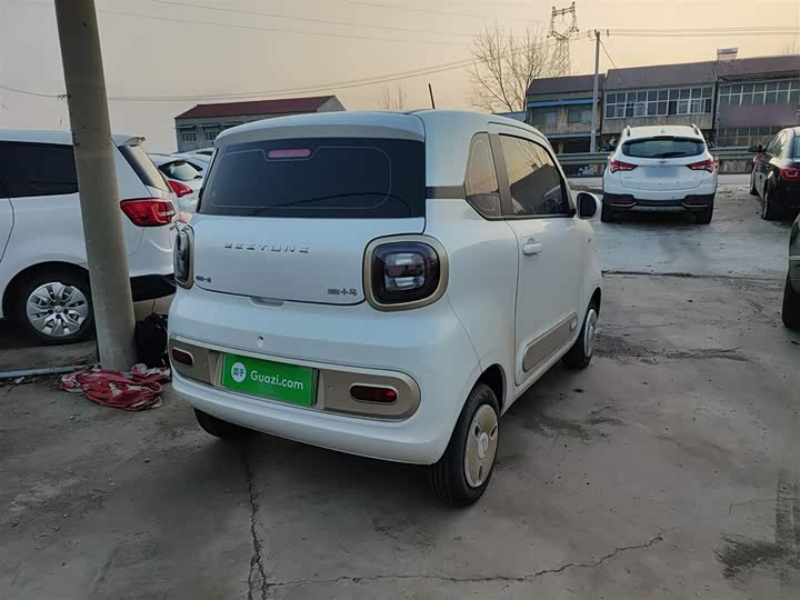 Фото 7 - Bestune Pony