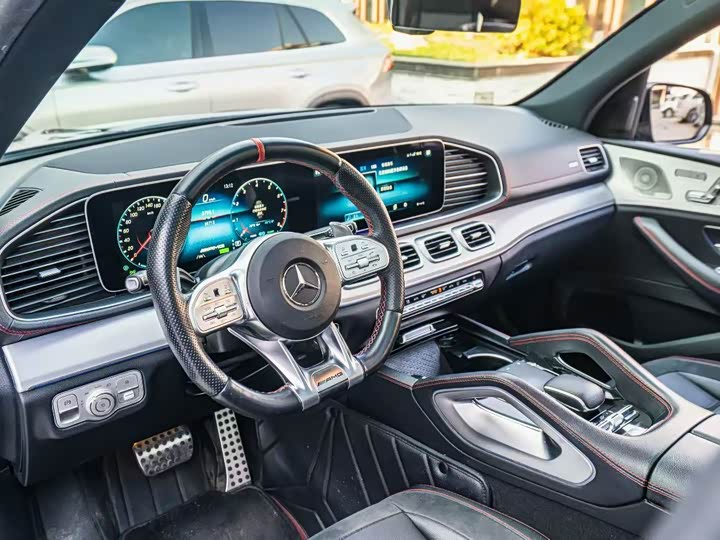 Фото 9 - Mercedes-Benz GLE-Class AMG