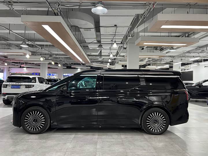 Фото 4 - Zeekr 009