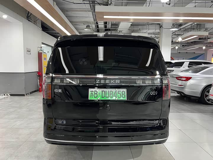 Фото 6 - Zeekr 009