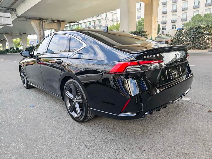 Фото 8 - Honda Inspire