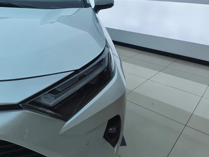 Фото 5 - Toyota RAV4