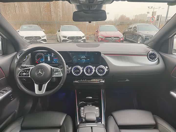 Фото 8 - Mercedes-Benz GLA-Class