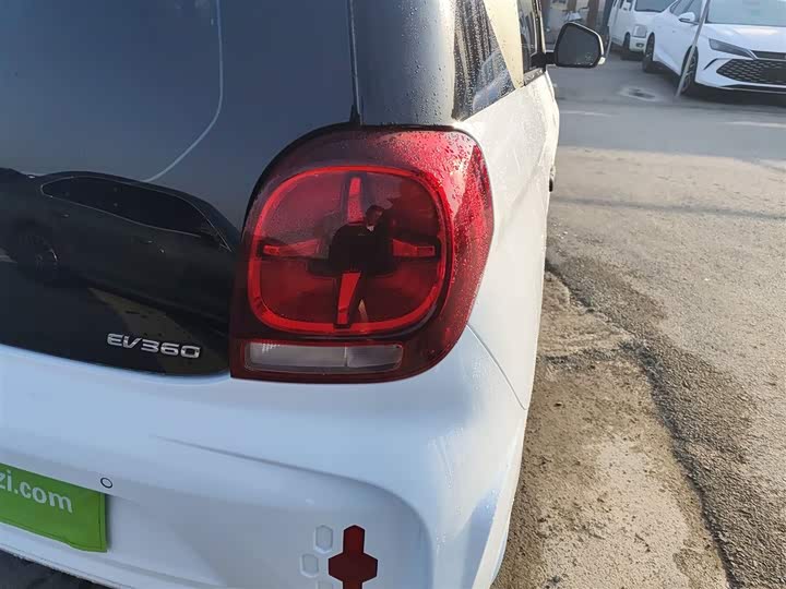 Фото 8 - Roewe Clever