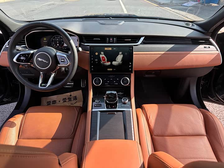 Фото 9 - Jaguar XF L