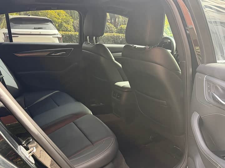 Фото 9 - Cadillac CT5