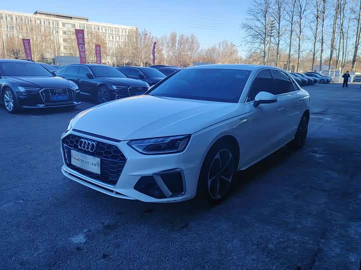 Фото 1 - Audi A4L